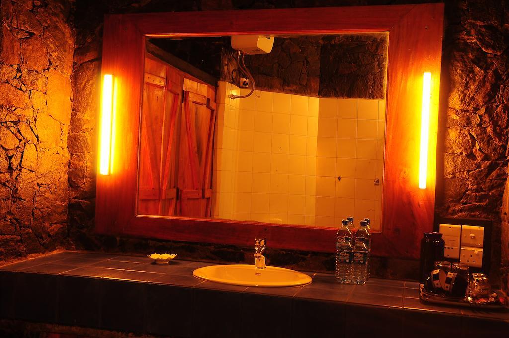 Boulder Garden Hotel Kalawana Phòng bức ảnh