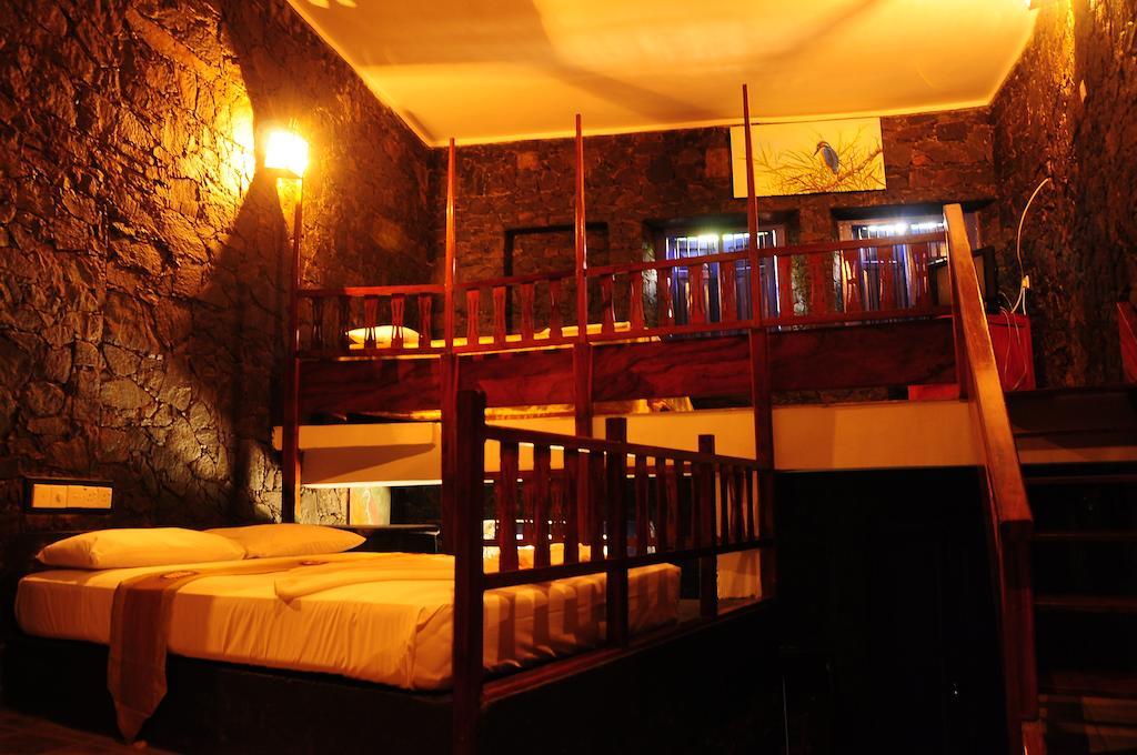 Boulder Garden Hotel Kalawana Phòng bức ảnh